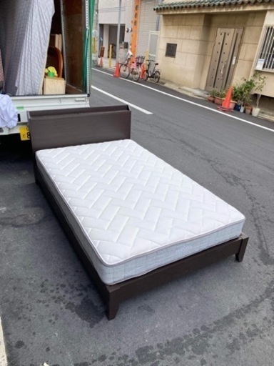 ㊗️決まりました?セミダブルベッド?マットレス付き?配達可能