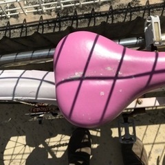 子供用ピンク錆あり自転車の画像