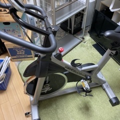 エアロバイク　トレーニング　フィットネスバイク