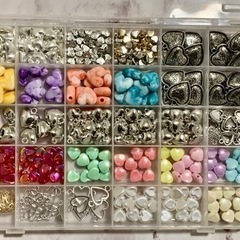 【処分価格】250〜300個‼︎ ハート型ビーズ・アクセサリーパ...