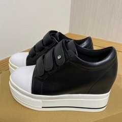 厚底スニーカー　新品の画像