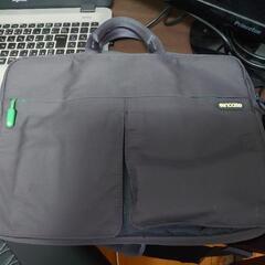 INCASE  ショルダーバッグ