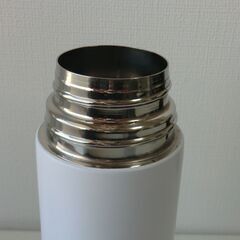 【半額】美品水筒470mL キレイな白色の画像
