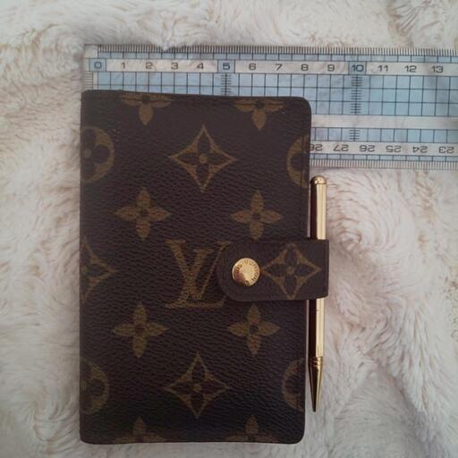 【LOUIS VUITTON】

手帳  付属の鉛筆付き