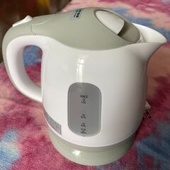 新品同様。電気ケトルの画像