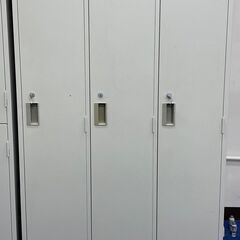 【中古】コクヨ　オフィスロッカー　3人用