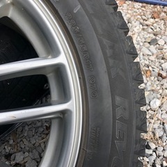 225 55 R17 FEID スタッドレスの画像