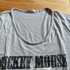 Disney UNIQLOミッキーマウスTシャツの画像
