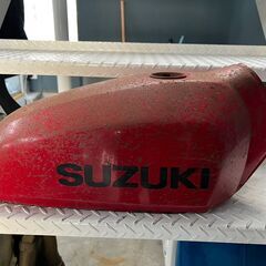 SUZUKIタンク