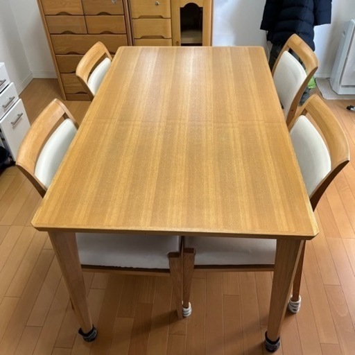 ダイニングテーブルセット、椅子4脚