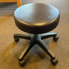 丸椅子【2脚とも決まりました】の画像