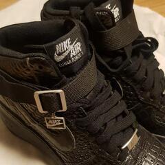 Nike Lunar Force 1 Sky Hi Crocの画像