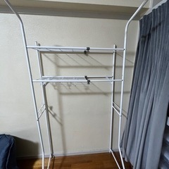 ハンガーラックの画像