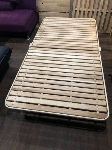 引き取り希望品　折りたたみ　シングルベッド　スノコ　マットレスなし
