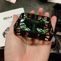 超小型ドローンの画像