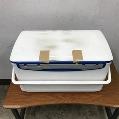 N2302-580 ダイワ　クーラーボックス　傷、汚れあり　テープあり