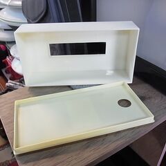 セール中につき、通常特価492円より半額の246円!　ティッシュBOXカラー　ティッシュボックス　ティッシュケース　白　黒　各種の画像