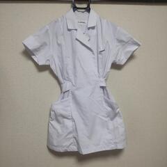 山野○子美容専門学校の白衣