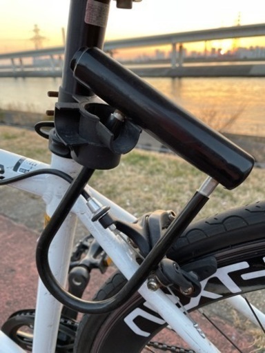 自転車 クロスバイク 白