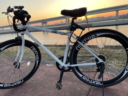 自転車 クロスバイク 白