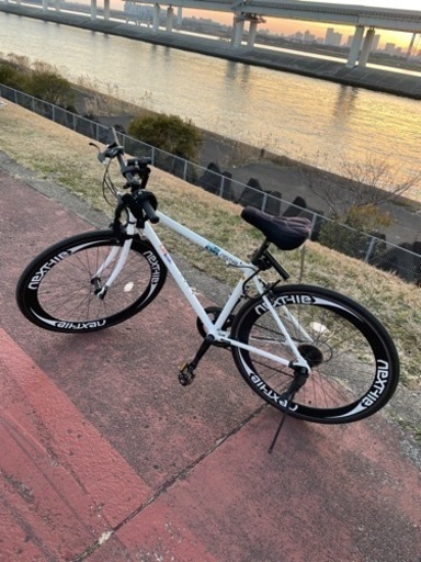 自転車 クロスバイク 白