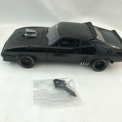 新入荷！！　AUTOart　ミニカー　フォード　ファルコン　インターセプター　箱付き　美品