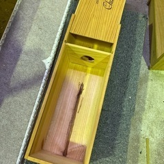 マグナムワインの木箱の画像