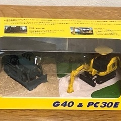 ブルドーザーとショベルカー