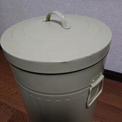 2月末まで。ゴミ箱の画像