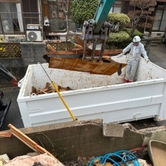 建物解体作業、内部解体作業、手元作業員の画像