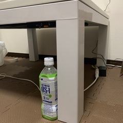 机(こたつ)の画像