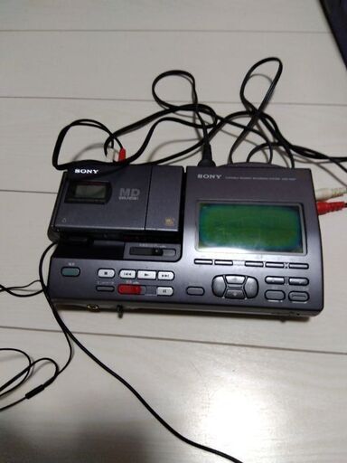 決まりました。ジャンク品　ＳＯＮＹのＭＤウオークマンとＭＤステーション