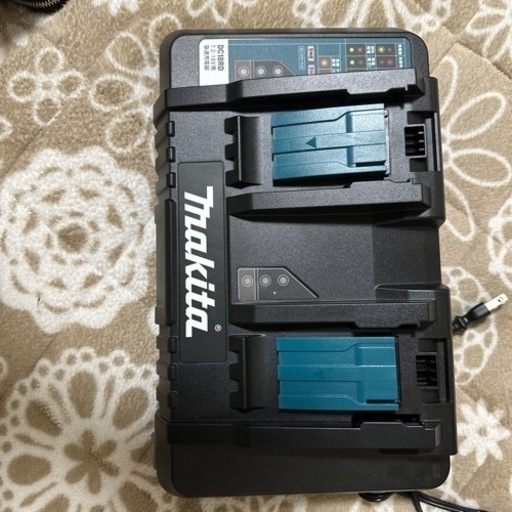 マキタバッテリー充電器