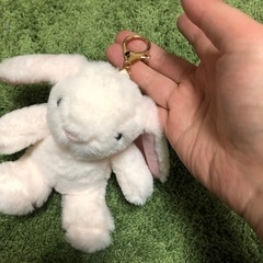ウサギマスコット付きキーホルダーの画像