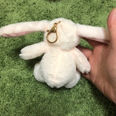 ウサギマスコット付きキーホルダーの画像