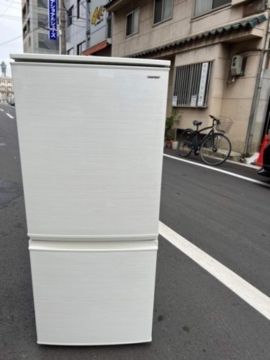 ?シャープ冷蔵庫137L?大阪市内配達設置無料??保証有り