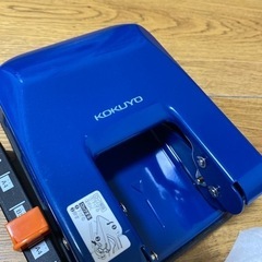 コクヨ　KOKUYO PN-G37 パンチ　青の画像