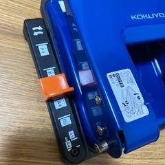 コクヨ　KOKUYO PN-G37 パンチ　青の画像
