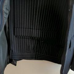 メンズスーツの画像