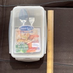 お弁当箱の画像