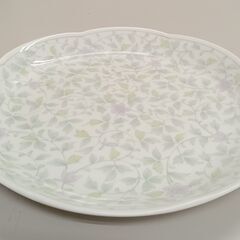 花柄のお皿の画像
