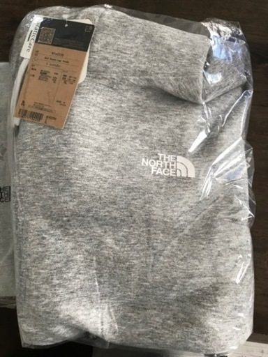 正規品ノースフェイスパーカー、ロングTシャツ新品