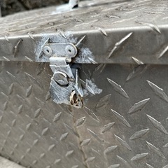 軽トラの荷台などにアルミ縞板製ボックス　工具箱　道具入れの画像