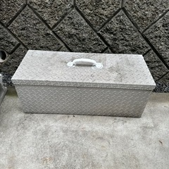 軽トラの荷台などにアルミ縞板製ボックス　工具箱　道具入れの画像