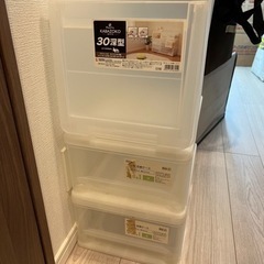 押し入れ収納ケース3個