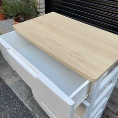 差し上げます　木目調天板 プラ製ワードロープキャビネット　5段の画像