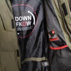 ボリュームアウター カーキ XLの画像