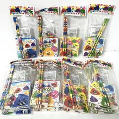 🔷🔶🔷KI15/77　景品文具 雑貨 まとめて140点 セット ディズニー ミニオンズ 色鉛筆 メモ帳 スパイペン 扇子 ペン 筆記用具 縁日 お祭り🔷🔶🔷の画像