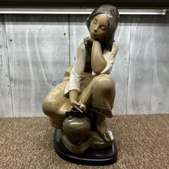 【愛品館八千代店】LLADRO　水汲みの合間に　CLASSIC WATER CARRIER01013525の画像