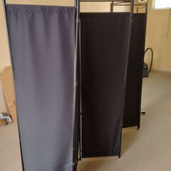 クロスパーテーション（仕切り）の画像